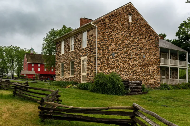 Your Farmhouse Was Designed to Let You Sleep in the Afternoon — Then We Forgot How